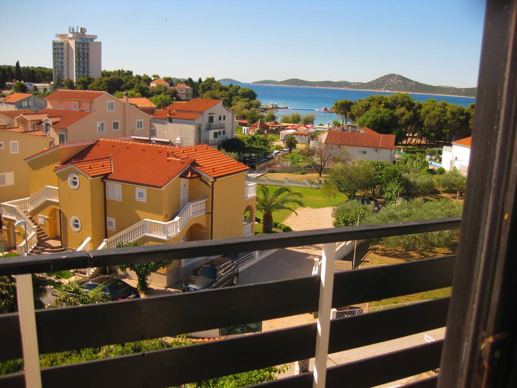 Apartments And Rooms Bozena Vodice Zimmer foto