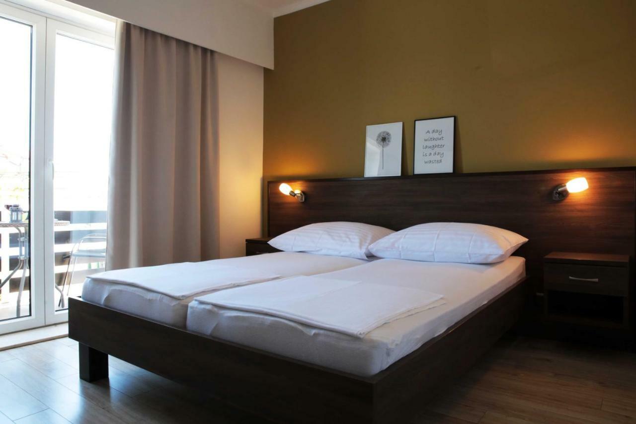Apartments And Rooms Bozena Vodice Exterior foto